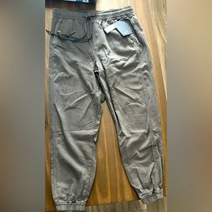 NWT Gap Medium Gray Cargo Joggers